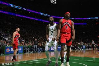 却更像是对 却更像是对