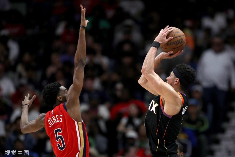 由于伤病与 由于伤病与